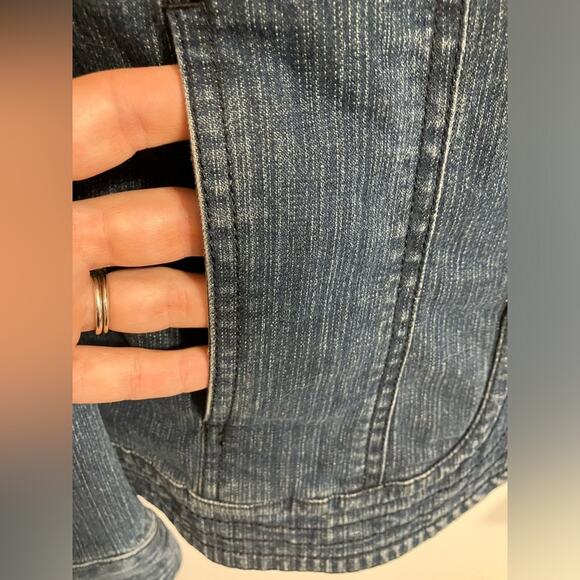Coldwater Creek Denim Jacket Womens size 6 Classic Spring Minimalist Pockets - Picture 7 of 11